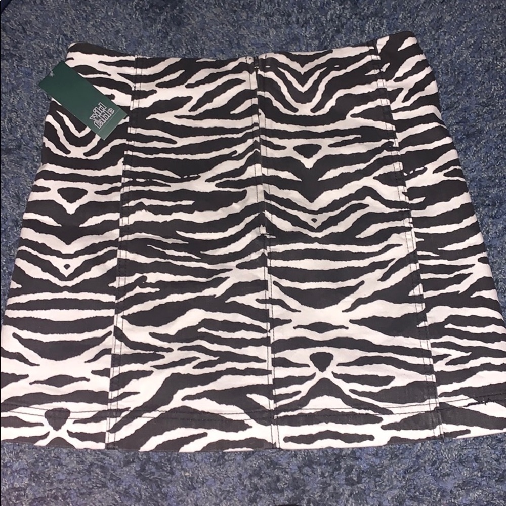 skirt- never worn- tag still on